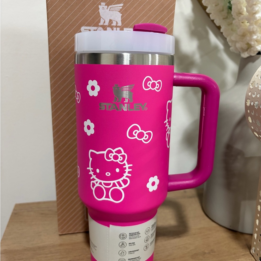 Fuchsia Hello Kitty 40oz Tumbler